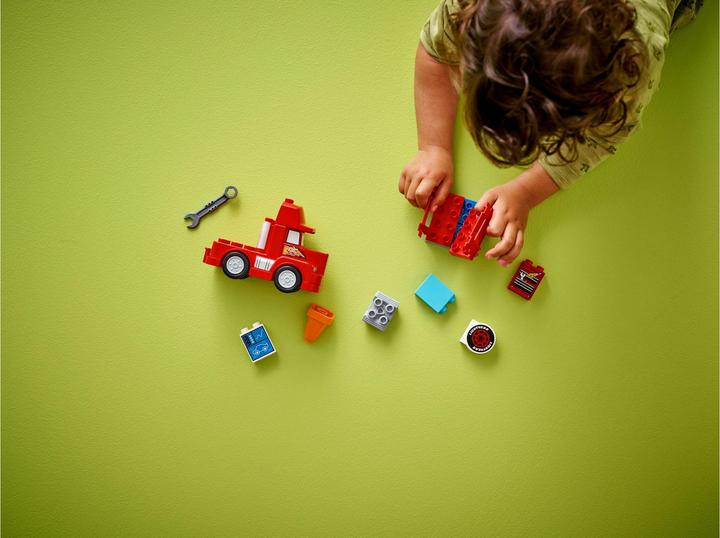 Image du produit LEGO Mack pendant la course (10417)