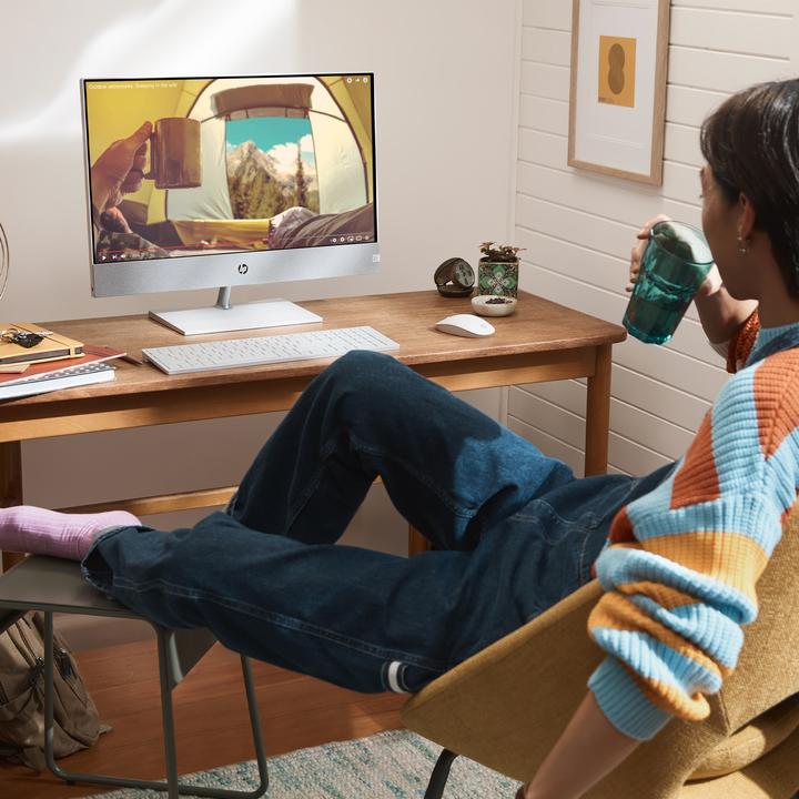 Produktbild HP Pavilion 27-ca1008ng All-in-One-PC 68,6 cm (27 Zoll) (Intel® Core™ i7-12700T, 16GB RAM, 1TB SSD (Intel Core i7-12700T, 16 GB, 1000 GB, GeForce RTX 3050)