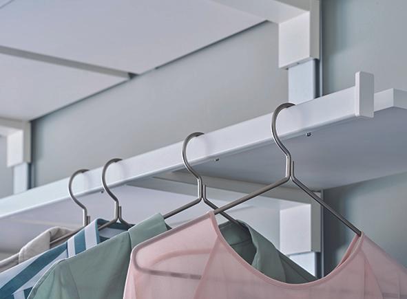 Immagine prodotto Peka Metall Reggipiani con asta appendiabiti integrata Pecasa (1 pz.)