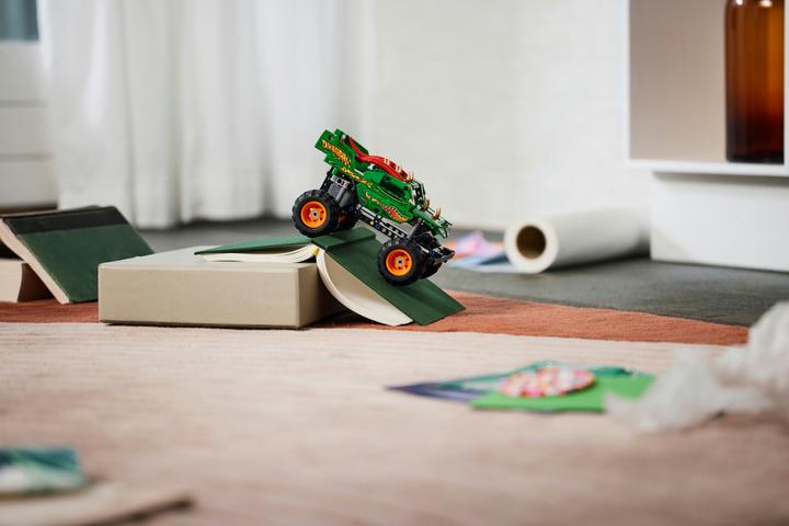 Actual product image LEGO Monster Jam Dragon (42149, LEGO Technic)