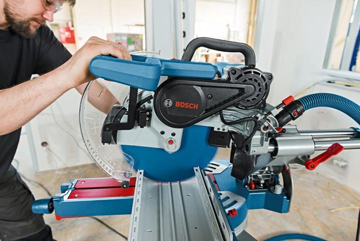 Produktbild Bosch Professional Paneelsäge GCM 12 SDE