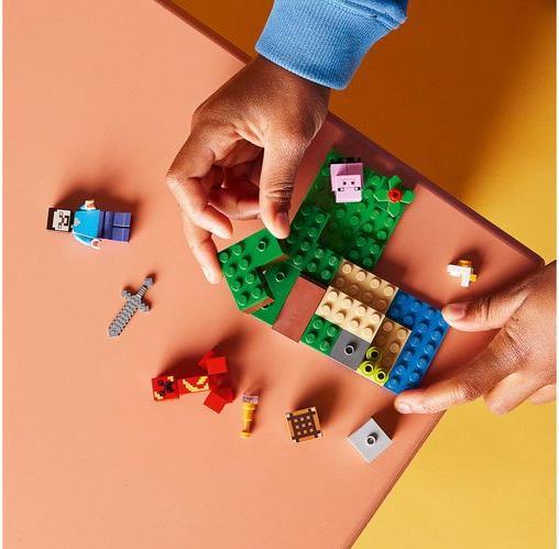 Actual product image LEGO The ambush of the Creeper (21177, LEGO Minecraft)