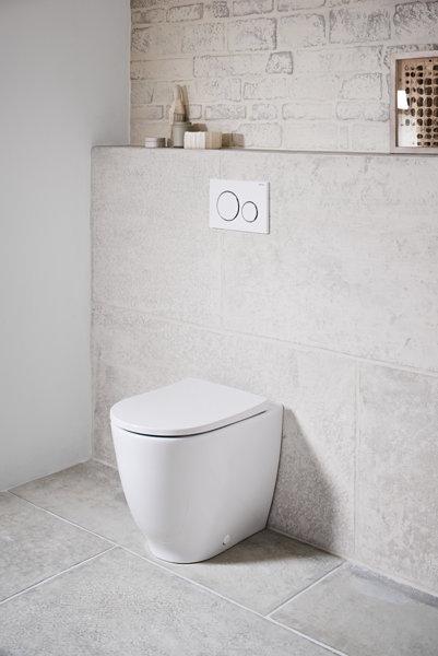 Actual product image Geberit Keramag / WC seat Acanto Slim white antibacterial soft-closing mechanism 500660012