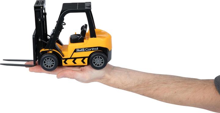Actual product image Revell RC Construction Car Forklifter