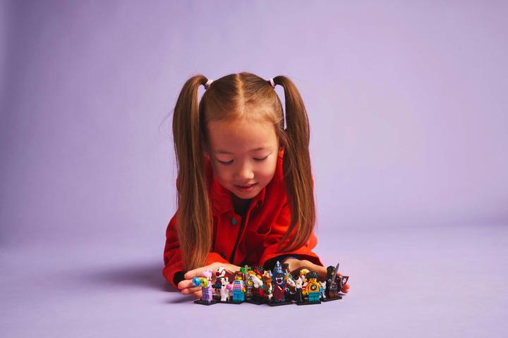 Produktbild LEGO Serie 27 (71048, LEGO Minifiguren)