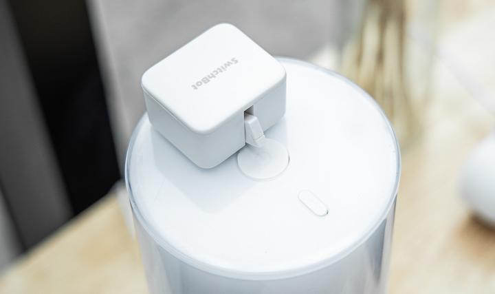 Actual product image SwitchBot Bot