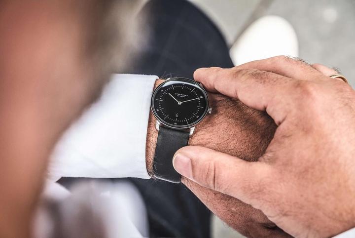 Actual product image Sternglas Naos S01-NA03-PR07 (Analogue wristwatch, 38 mm)