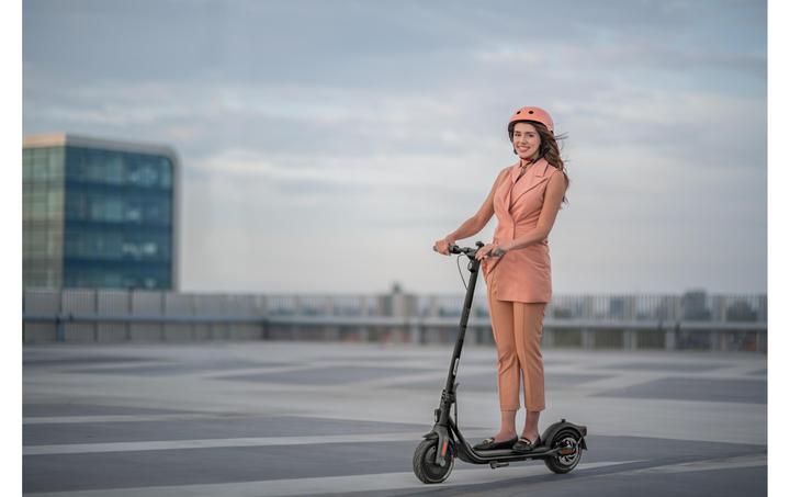 Actual product image Segway-Ninebot F20D (20 km/h, 20 km, 250 W)