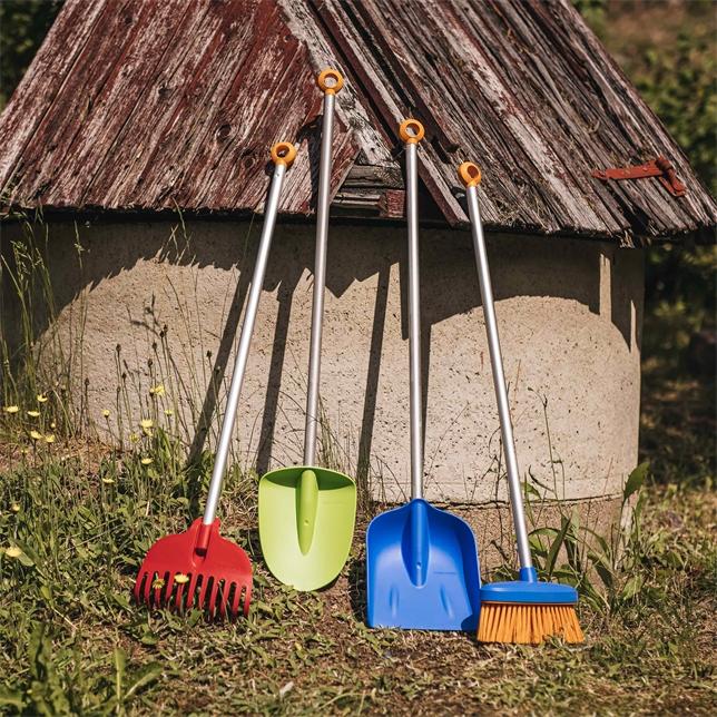 Actual product image Fiskars Kids Spades Green 138170