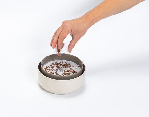 Actual product image Plastia Urbalive sprout kit