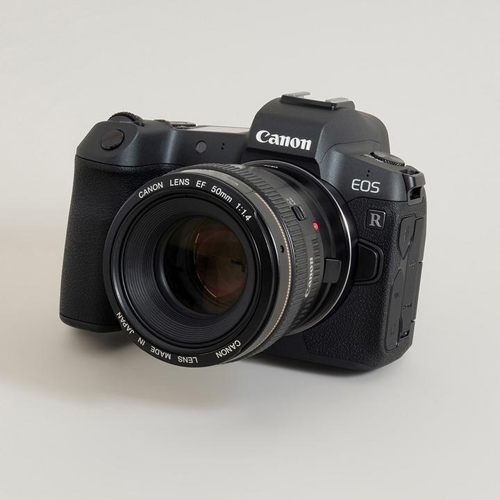 Immagine prodotto Urth Adattatore per obiettivo: Compatibile con gli obiettivi Canon (EF / EF S) e i corpi macchina Canon