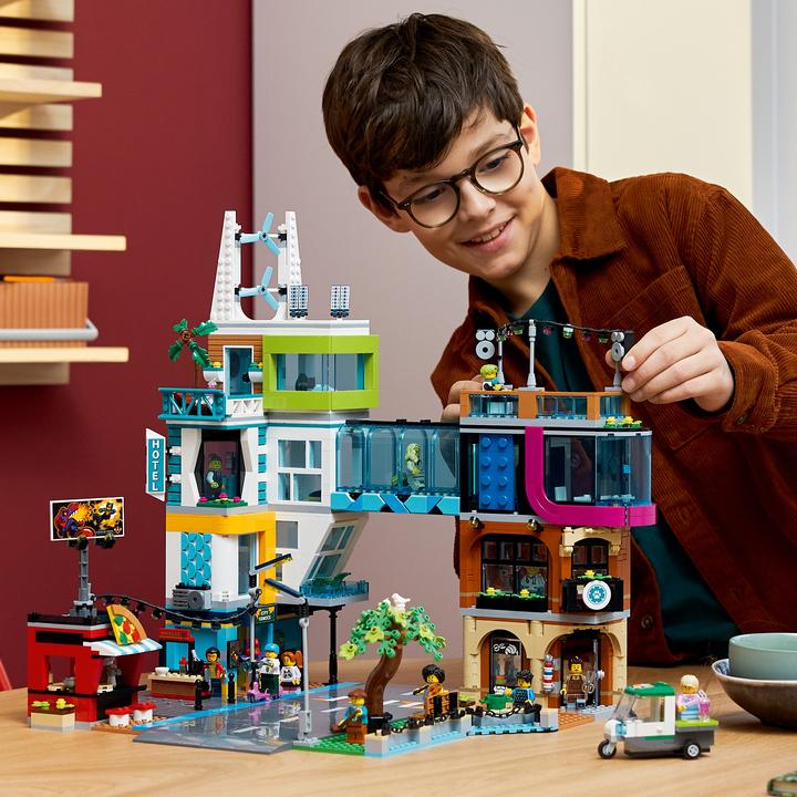 Actual product image LEGO City centre (60380, LEGO City)