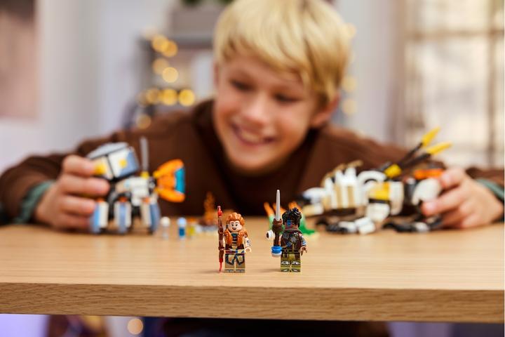 Productafbeelding LEGO Horizon Aloy And Varl vs Shell-Walker (77037, LEGO Horizon)