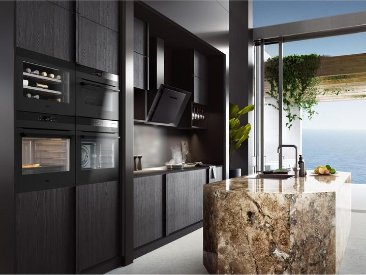 Actual product image AEG KWK884520T Compact wine refrigerator / touch operation / temperature display / up to 18 bottles