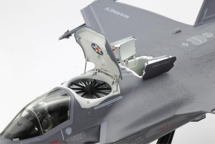 Actual product image Tamiya F-35B Lightning II