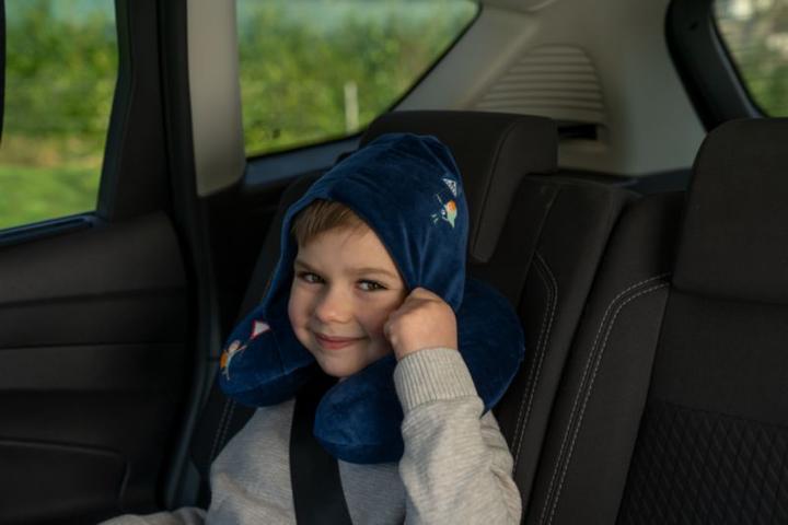 Produktbild Cartrend KIDS Nackenkissen mit Kapuze (Kopf- & Nackenkissen)