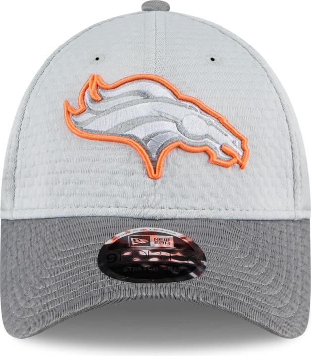 Actual product image New Era 9Forty Stretch Cap Training 2024 Denver Broncos