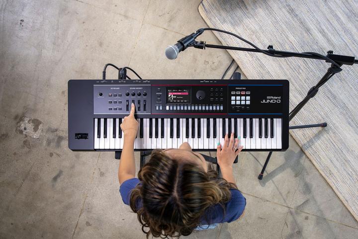 Actual product image Roland Juno-D6