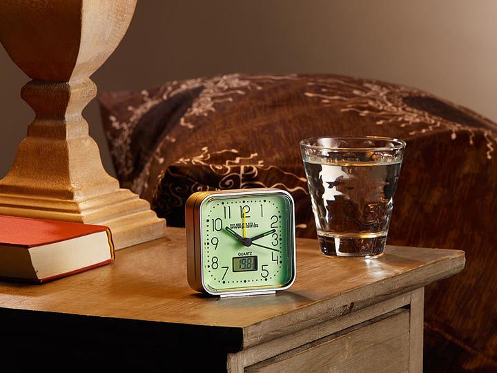 Produktbild Pearl Quarz-Wecker mit Digital-Thermometer