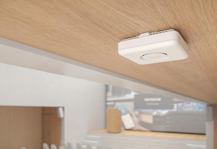 Actual product image Netgear 1pt Insight Managed Wifi 7 Tri-Band Wbe