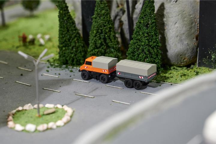 Immagine prodotto Carson Modellsport 1:87 Rimorchio con telone per Unimog 1:87 Rimorchio