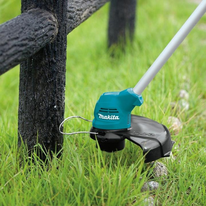 Produktbild Makita UR100DWAE Cordless Trimmer / Trimmer, 10.8V, 2x2.0Ah Li-ion CLX, 230mm, 2.3kg (Trimmfaden)