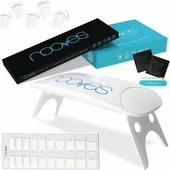 Nooves Premium Gel-Nagelblätter Etui mit französischen Nagelfolien und tragbarer UV/LED-Nagellampe 8W -