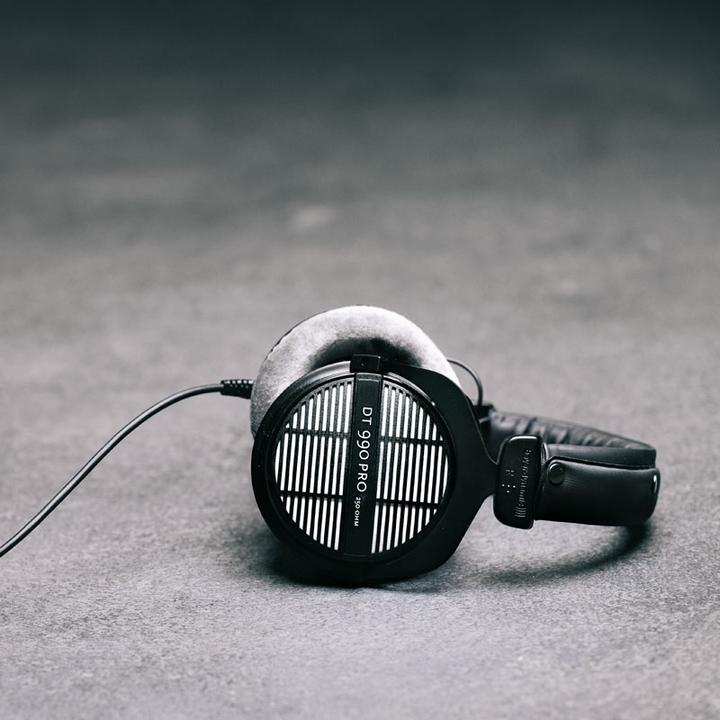 Produktbild Beyerdynamic DT 990Pro (keine Geräuschunterdrückung, Kabelgebunden)