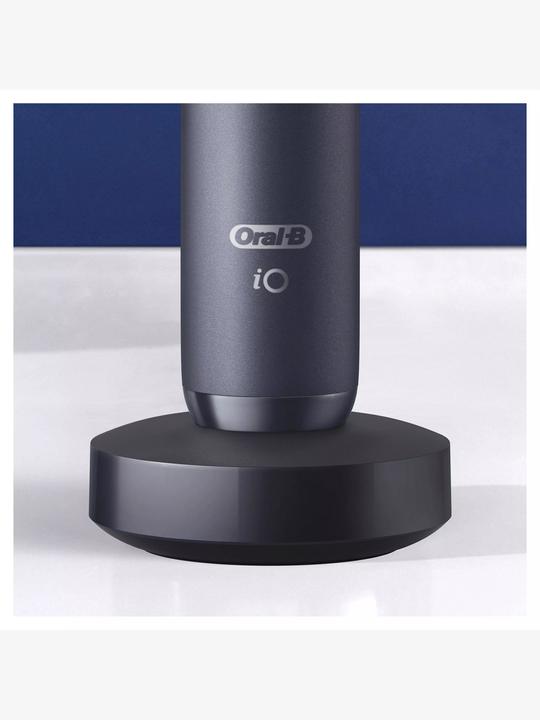 Actual product image Oral-B iO-Series 8N (Oscillating toothbrush)