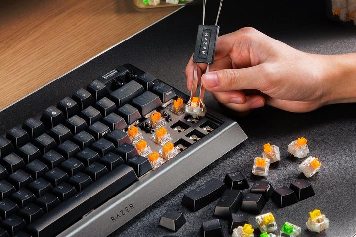 Actual product image Razer BlackWidow V4 (US, Cable)