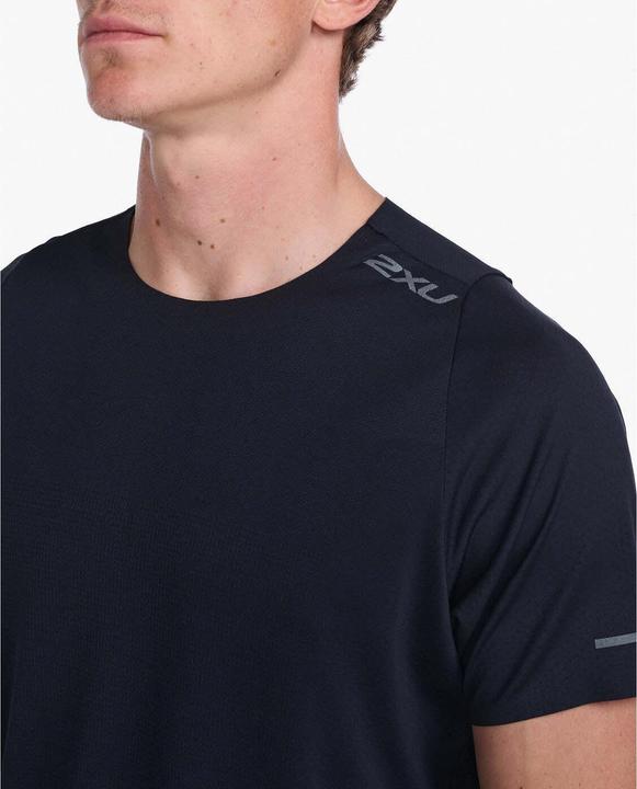 Actual product image 2XU jersey light speed tech (XL)