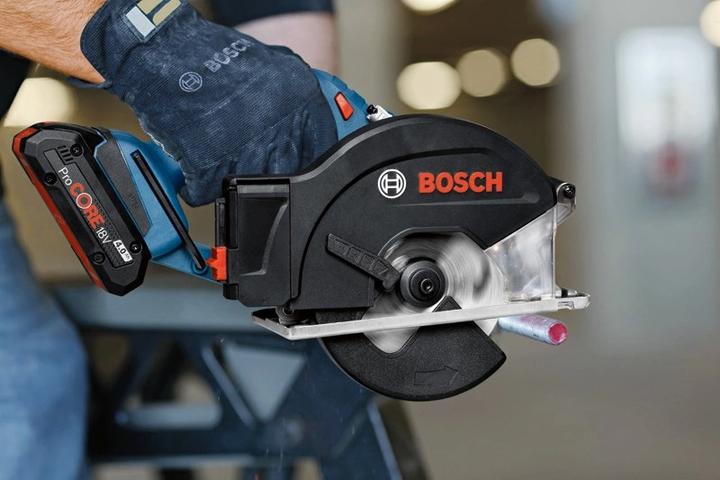 Immagine prodotto Bosch Professional Sega circolare manuale a batteria GKM 18V-50 (L) (2xPC5.0Ah) (06016B8002)