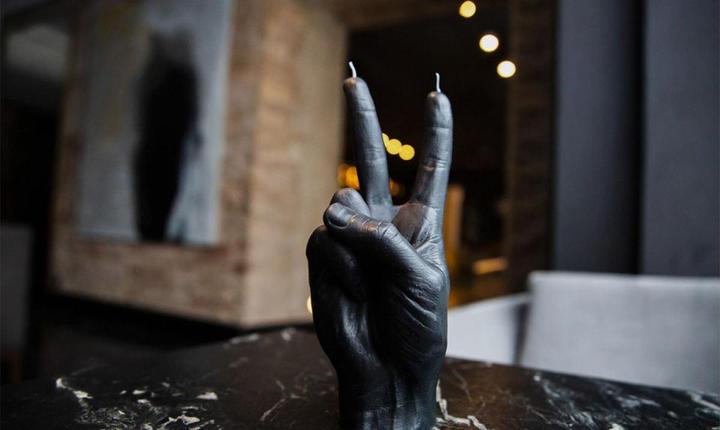Actual product image Candle Hand Victory (1 pcs.)