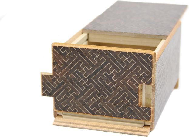 Actual product image Maruyama Himitsu Bako - Kurosaya (21 steps) - Japanese puzzle box