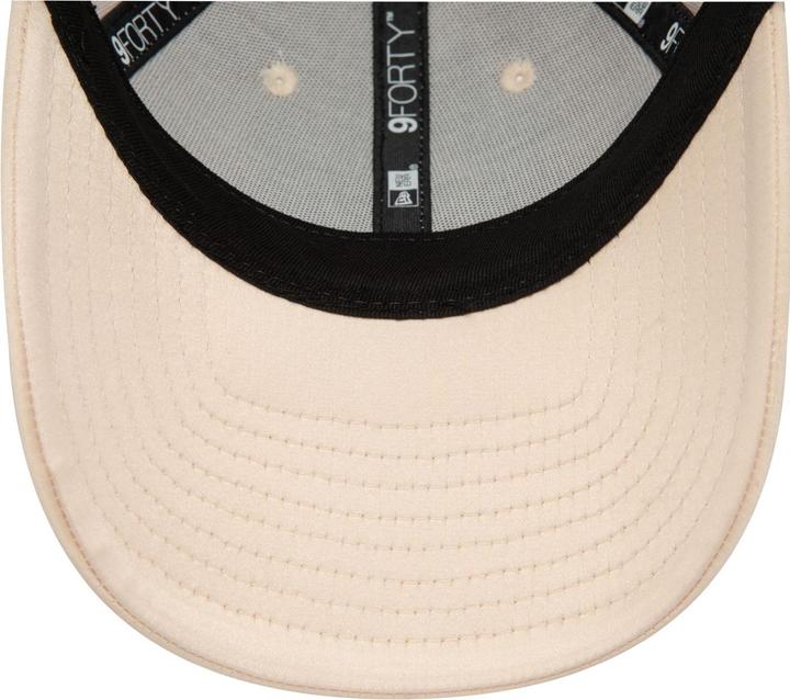 Actual product image New Era 9Forty Satin New York Yankees