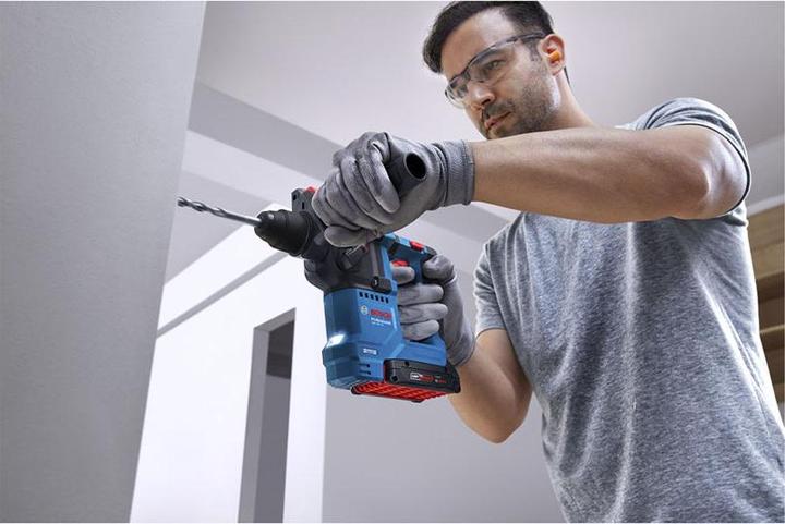 Actual product image Bosch Professional GBH 18V-18 Akku-Bohrhammer mit SDS plus (Rechargeable battery operated)