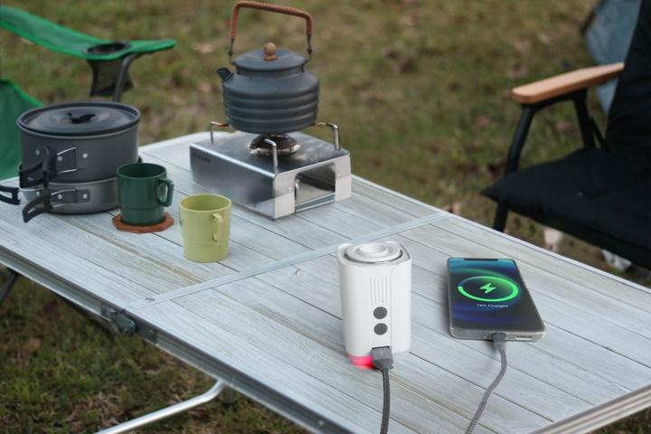 Produktbild Technaxx Mini-Akku-Luftpumpe mit LED-Lampe