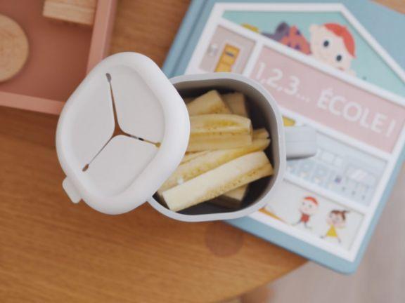 Produktbild Beaba Silikon-Snackbox Pick And Snack, Samtgrau