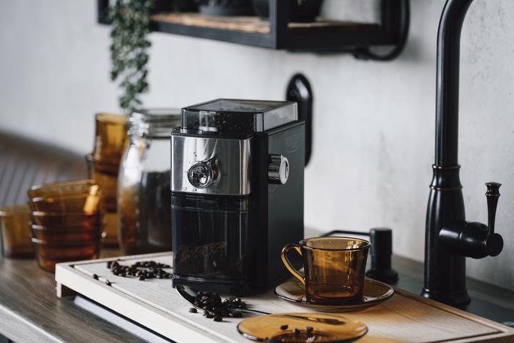 Produktbild Adler AD 4448 coffee grinder Black