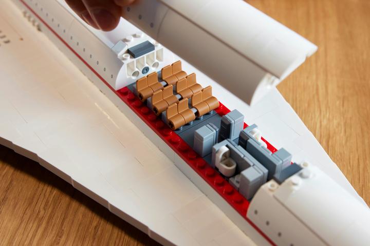 Actual product image LEGO Concorde (10318, LEGO Icons, LEGO Rare Sets)