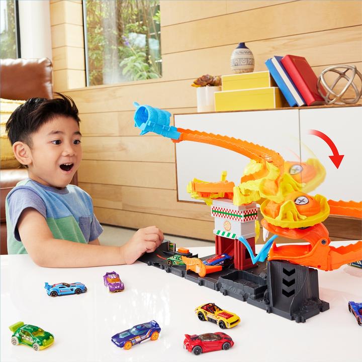 Actual product image Hot Wheels City Cobra Slam Pizza Attack