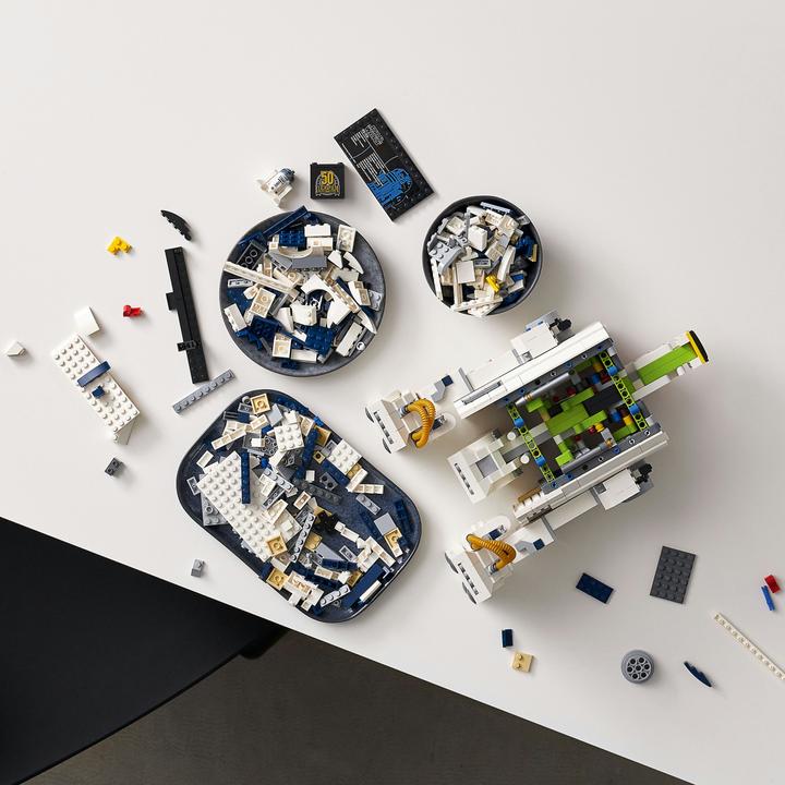 Actual product image LEGO Star Wars R2-D2 (75308) (75308, LEGO Rare Sets, LEGO Star Wars)
