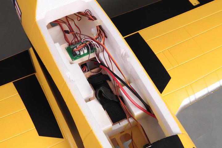Immagine prodotto FMS t-28d trojan v4 giallo - 142 cm (Merlo)