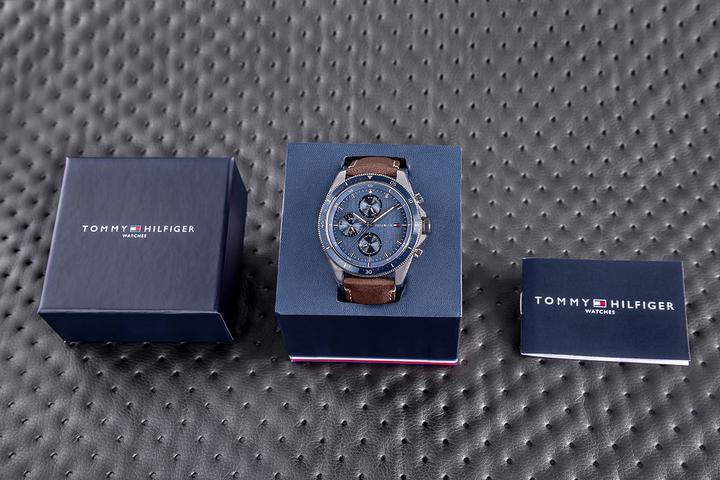 Actual product image Tommy Hilfiger Parker (Analogue wristwatch, 44 mm)