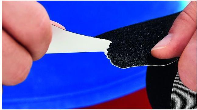 Actual product image tesa Anti-Rutsch Klebeband extra stark,18x50mm, schwarz (50 mm)