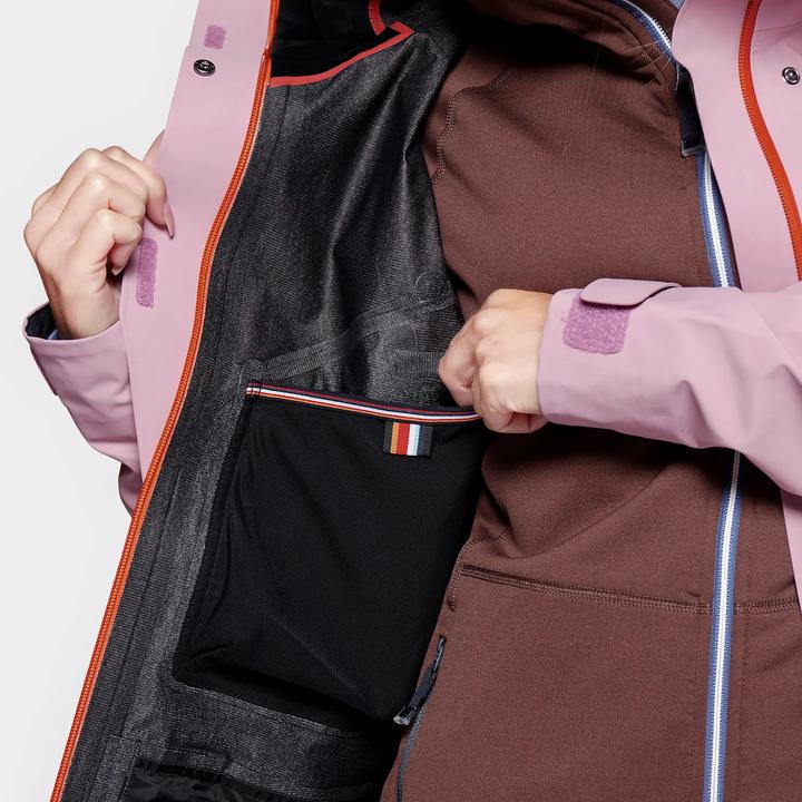 Actual product image Elevenate Pure Hardshelljacke Ginger Beige Damen (XS)