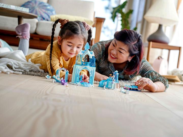 Image du produit LEGO Les contes d'hiver d'Anna et d'Elsa (43194, LEGO Disney)