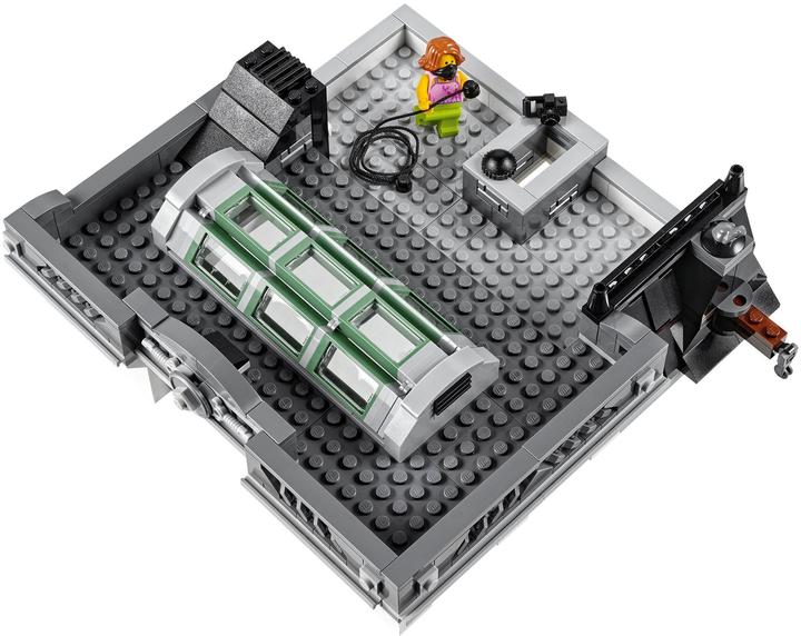 Actual product image LEGO Creator Stone Bench (10251, LEGO Creator Expert)