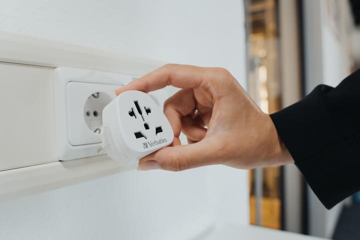 Actual product image Verbatim Travel Plug 'World to Europe