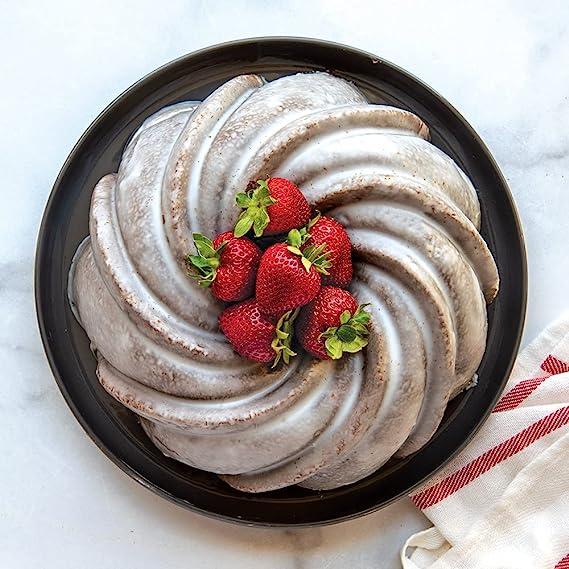 Actual product image Nordic Ware Baking tin Swirl Bundt (24 cm)